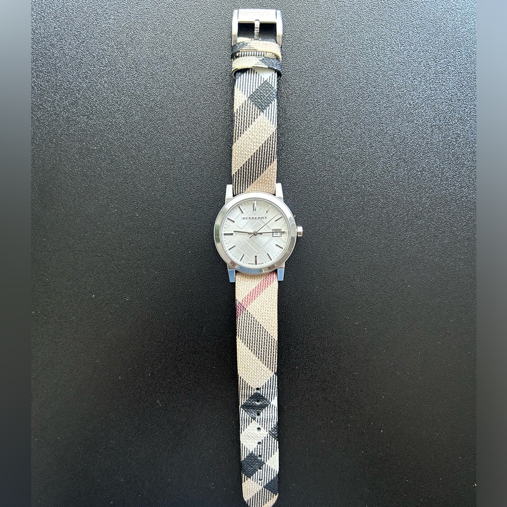 Burberry like new watch